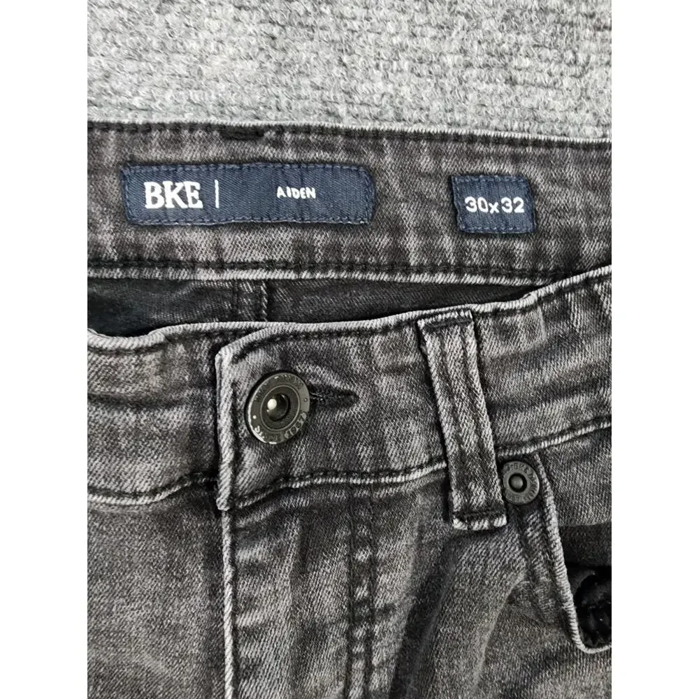 BKE Aiden 30x32 Straight Leg Stretch Jeans in a washed black/charcoal denim
